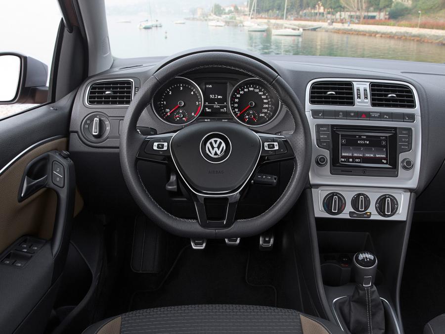  Volkswagen CrossPolo 2014 года  (фото 15 из 18)